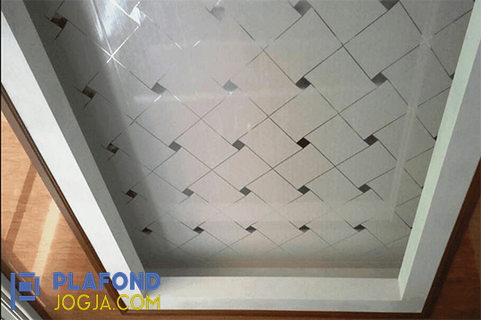 Pasang Plafon PVC